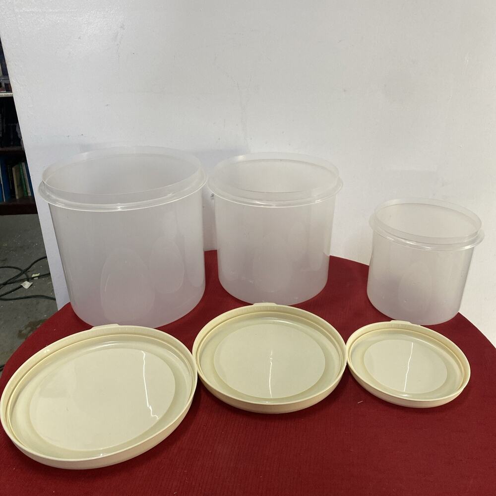 3- Nesting Pioneer Round Storage Containers Opaque w/Almond Lid 8,9,10”